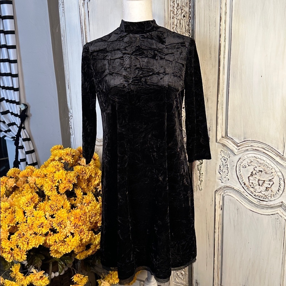 Simply Vera by Vera Wang Elegant Black Crushed Velvet Sheath Dress